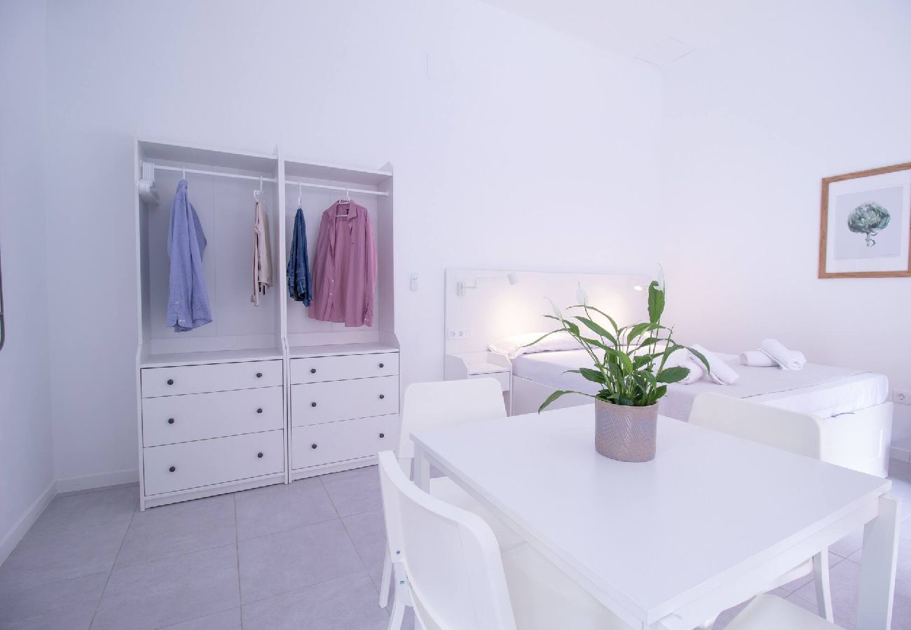 Estudio en Valencia - Viveros 1 by Concept Flats Estudio en Valencia - Viveros 1 by Concept Flats
