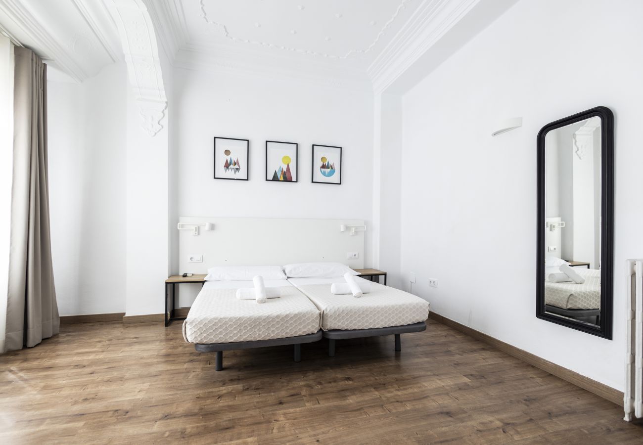 Alquiler por habitaciones en Valencia - Habitación doble superior con baño privado Alquiler por habitaciones en Valencia - Habitación doble superior con baño privado