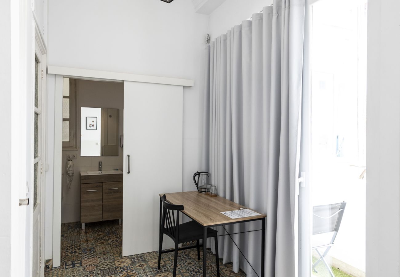 Alquiler por habitaciones en Valencia - Habitación doble superior con baño privado Alquiler por habitaciones en Valencia - Habitación doble superior con baño privado