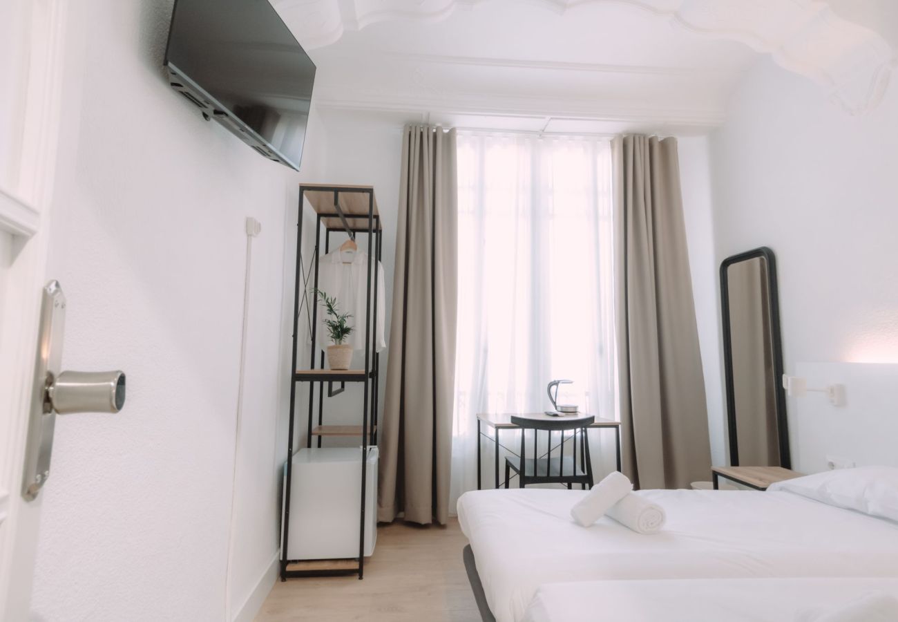 Alquiler por habitaciones en Valencia - Habitación doble con baño compartido Alquiler por habitaciones en Valencia - Habitación doble con baño compartido