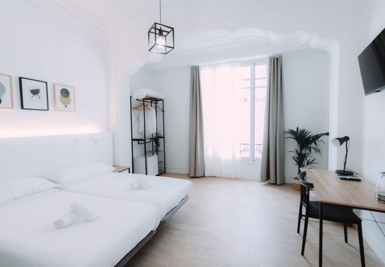 Alquiler por habitaciones en Valencia - Habitación doble con baño compartido Alquiler por habitaciones en Valencia - Habitación doble con baño compartido