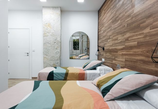 Alquiler por habitaciones en El Cuervo - Habitación doble con dos camas individuales