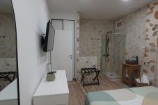 Alquiler por habitaciones en El Cuervo - Habitación doble con baño integrado