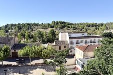 Alquiler por habitaciones en Venta del Moro - Alojamiento rural Hoces del Cabriel - Cama matrimonial