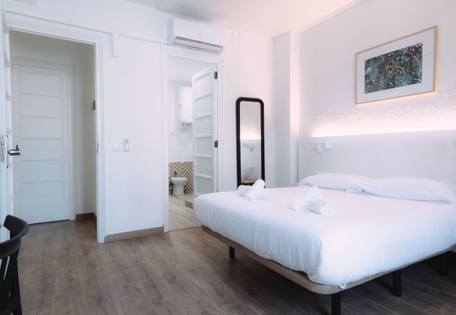 Rent by room in Valencia - Superior double room with private bathroom Rent by room in Valencia - Superior double room with private bathroom