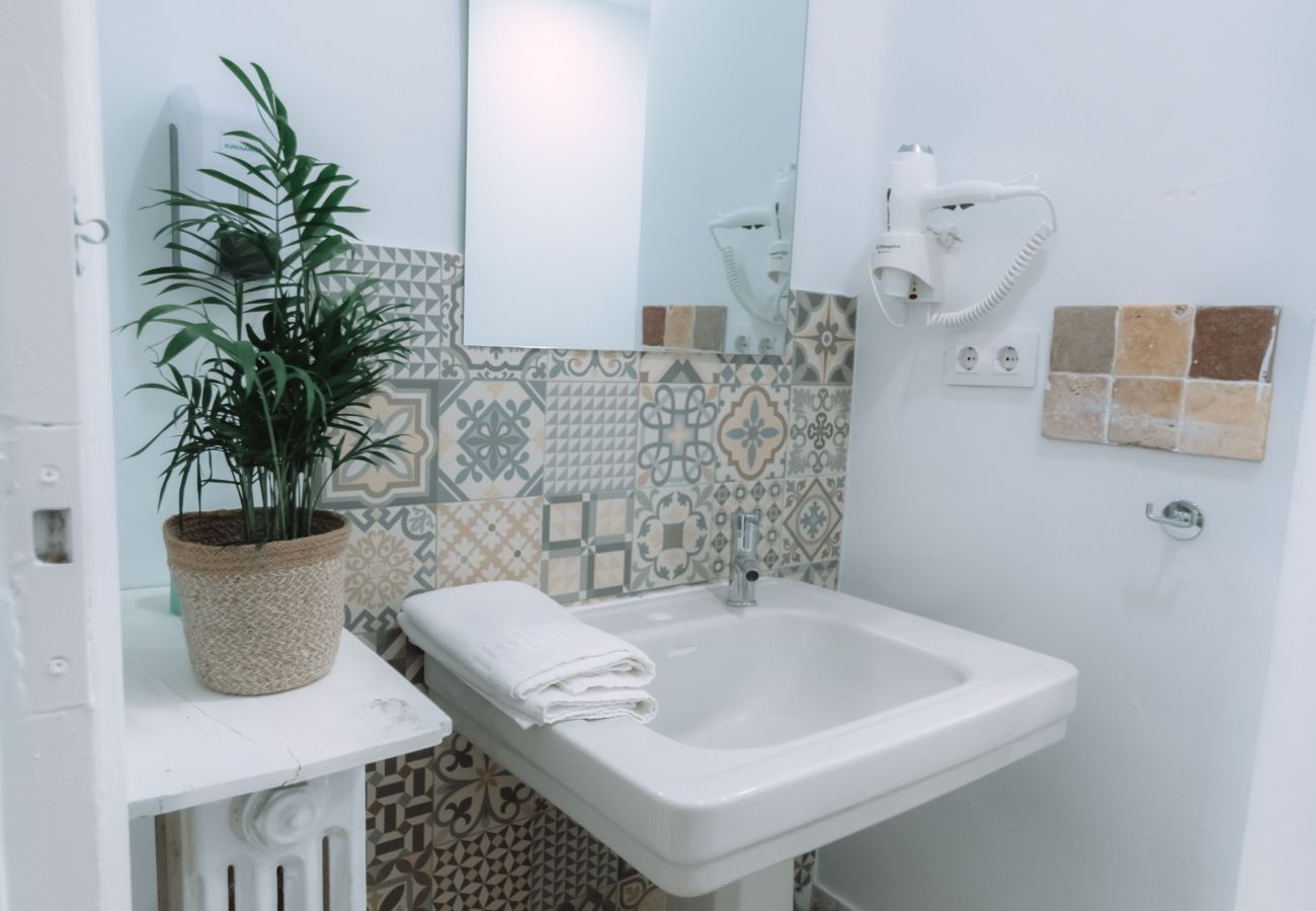 Rent by room in Valencia / València - Superior double room with private bathroom Rent by room in Valencia / València - Superior double room with private bathroom