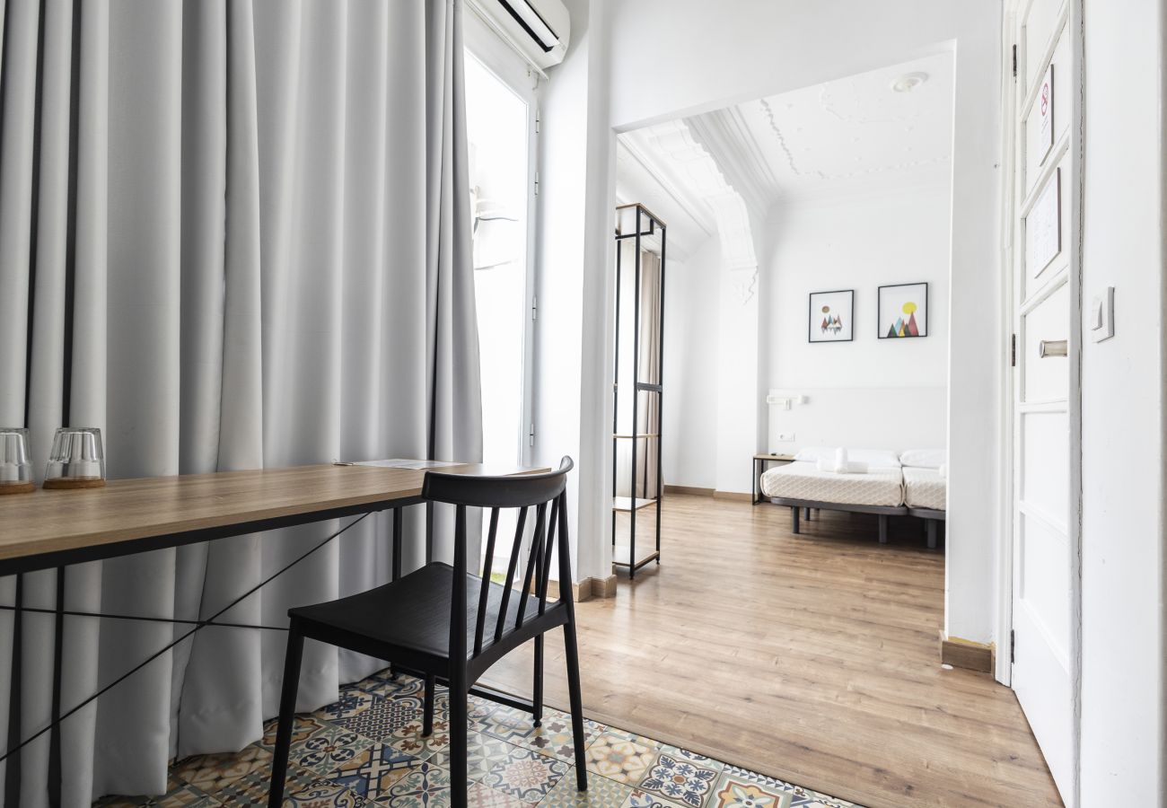 Rent by room in Valencia / València - Superior double room with private bathroom Rent by room in Valencia / València - Superior double room with private bathroom
