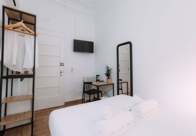 Rent by room in Valencia - Double room with shared bathroom Rent by room in Valencia - Double room with shared bathroom