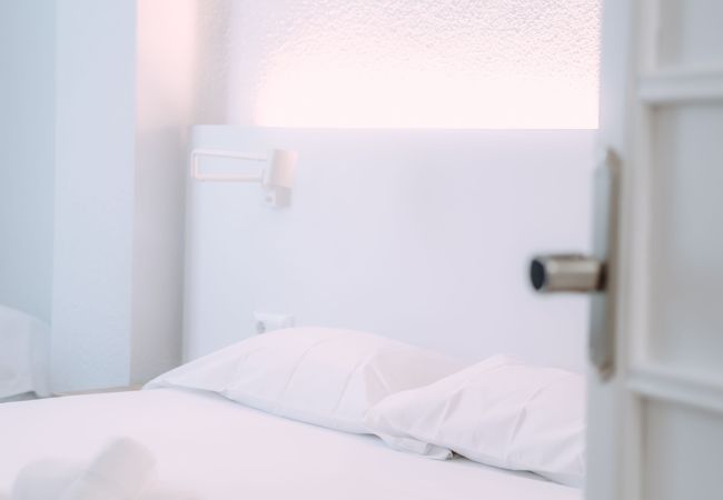 Rent by room in Valencia - Double room with shared bathroom Rent by room in Valencia - Double room with shared bathroom