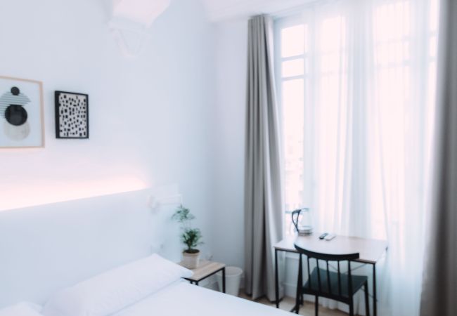 Rent by room in Valencia - Double room with shared bathroom Rent by room in Valencia - Double room with shared bathroom