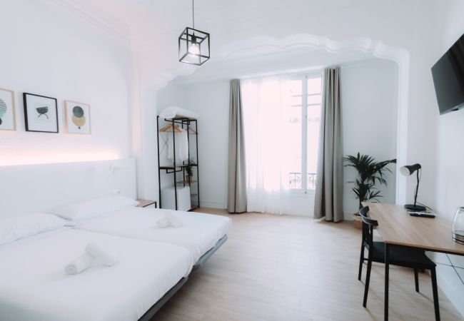 Rent by room in Valencia - Double room with shared bathroom Rent by room in Valencia - Double room with shared bathroom