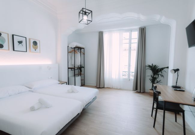 Rent by room in Valencia - Double room with shared bathroom Rent by room in Valencia - Double room with shared bathroom
