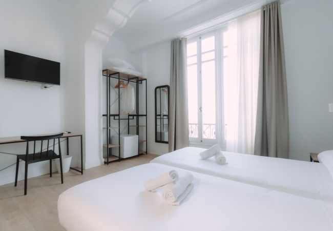 Rent by room in Valencia - Double room with shared bathroom Rent by room in Valencia - Double room with shared bathroom