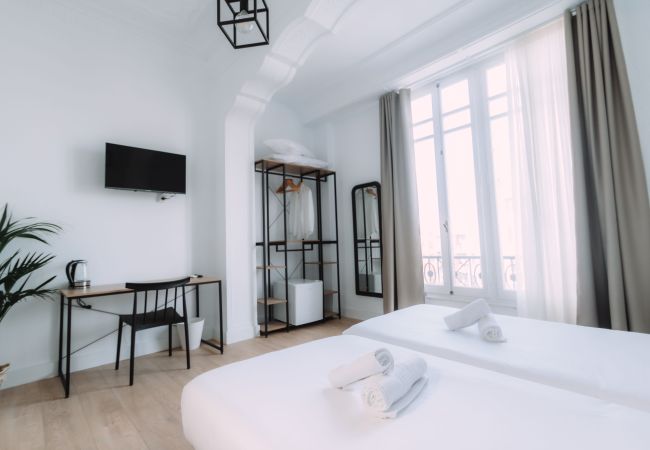 Rent by room in Valencia - Double room with shared bathroom Rent by room in Valencia - Double room with shared bathroom