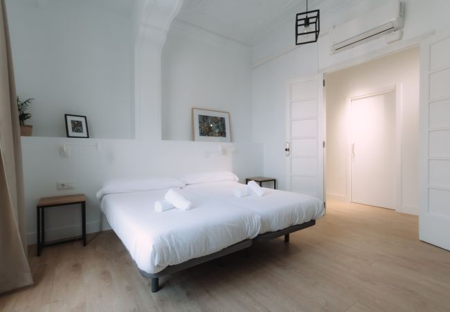 Rent by room in Valencia - Double room with shared bathroom Rent by room in Valencia - Double room with shared bathroom