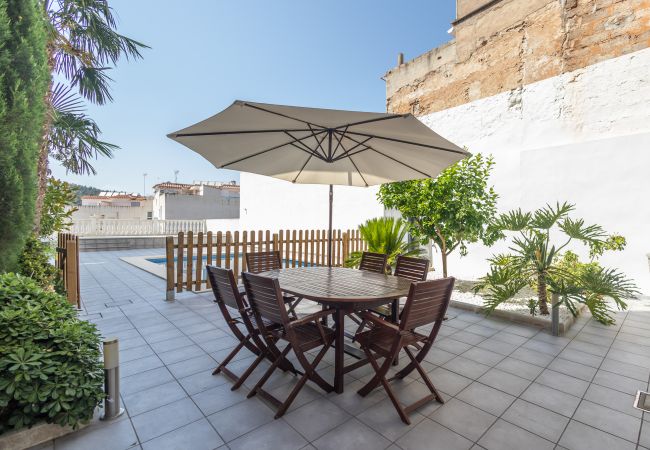 House in Navajas - Casa Potelos by Concept Flats House in Navajas - Casa Potelos by Concept Flats