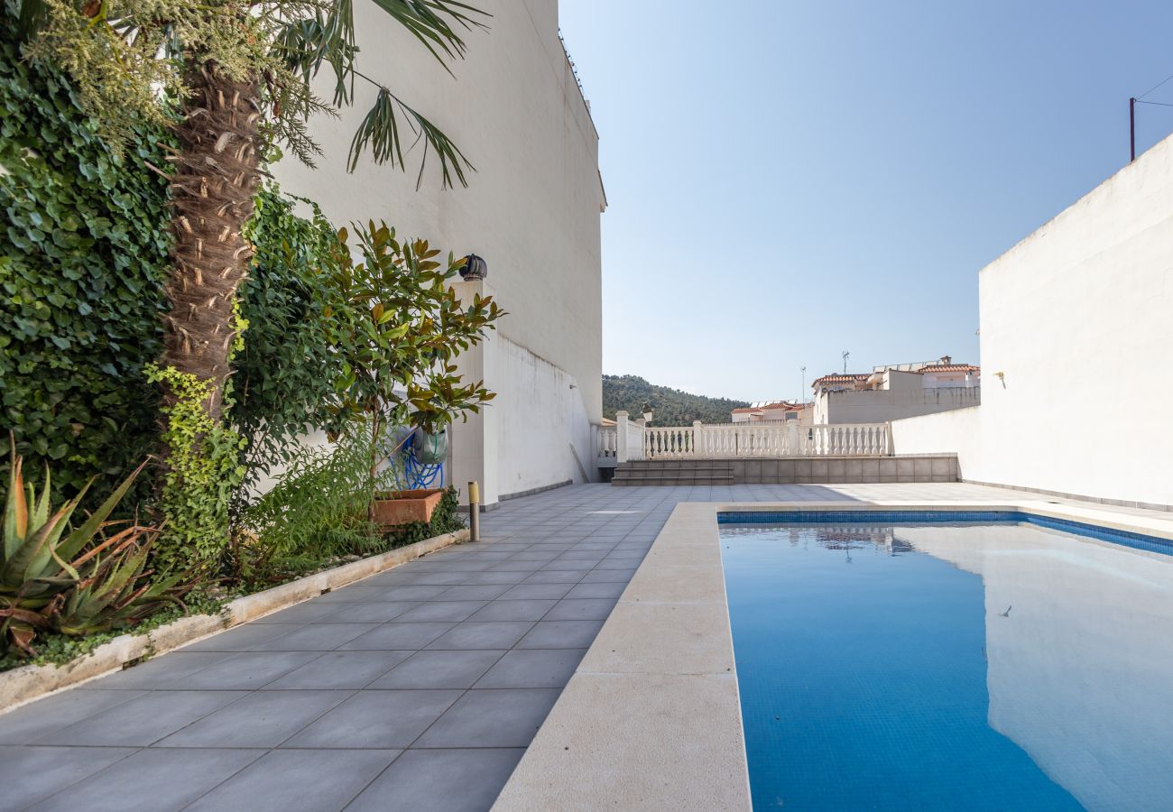 House in Navajas - Casa Potelos by Concept Flats House in Navajas - Casa Potelos by Concept Flats