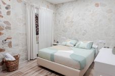 Rent by room in El Cuervo - Double room with a double bed