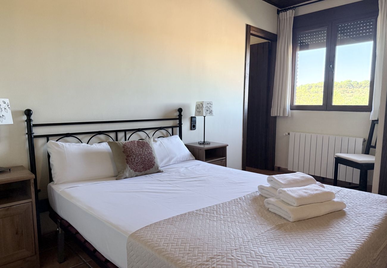 Rent by room in Venta del Moro - Hoces del Cabriel Rural Accommodation – Double bed