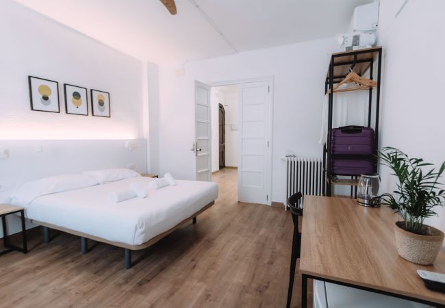 Affitto per camere a Valencia / València - Camera tripla con bagno privato esterno Affitto per camere a Valencia / València - Camera tripla con bagno privato esterno